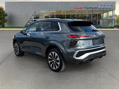 Daytona Gray Pearl Effect 2026 Audi Q3 S line