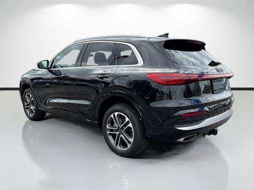 2025 Audi Q5 Premium TFSI quattro S tronic