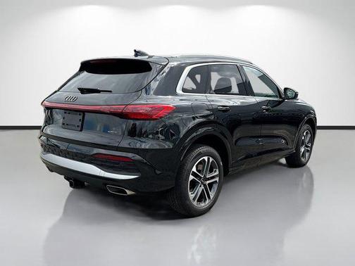 2025 Audi Q5 Premium TFSI quattro S tronic