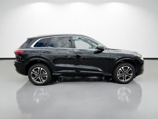 2025 Audi Q5 Premium TFSI quattro S tronic