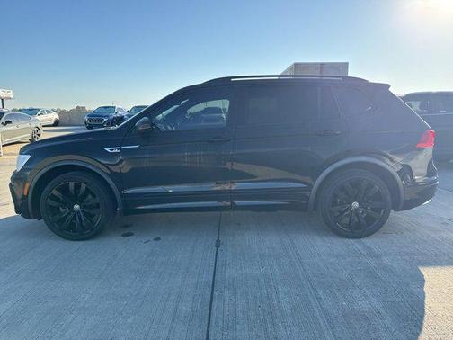 2020 Volkswagen Tiguan 2.0T SE R-Line Black