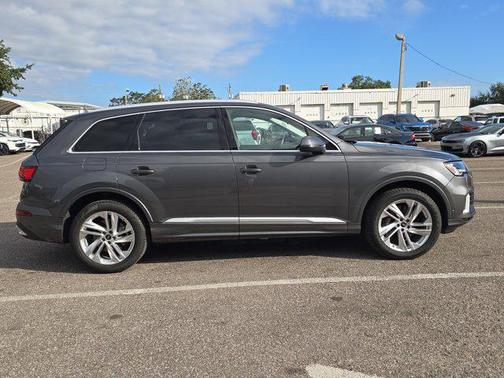2024 Audi Q7 55 Premium Plus