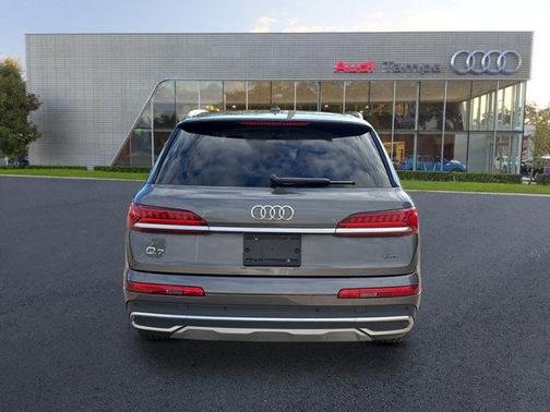 2024 Audi Q7 55 Premium Plus