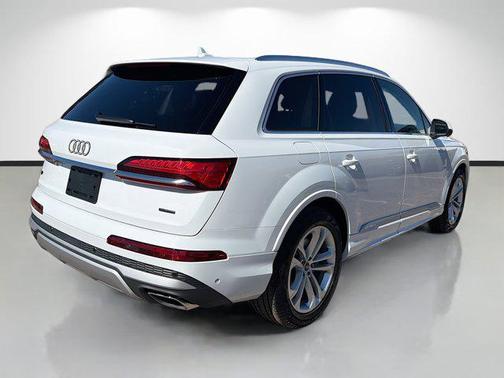 2026 Audi Q7 55 Premium Plus