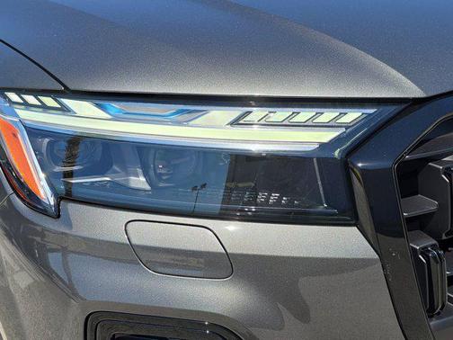 2025 Audi Q7 55 Prestige
