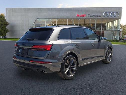 2025 Audi Q7 55 Prestige