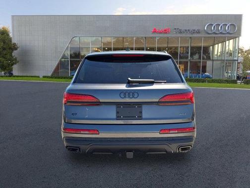 2025 Audi Q7 55 Prestige