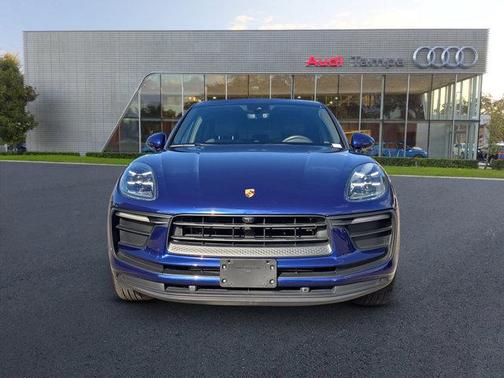 2022 Porsche Macan Base
