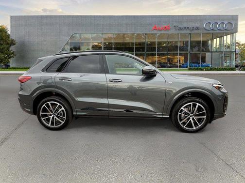 Daytona Gray Metallic 2026 Audi Q5 Premium Plus TFSI quattro S tronic