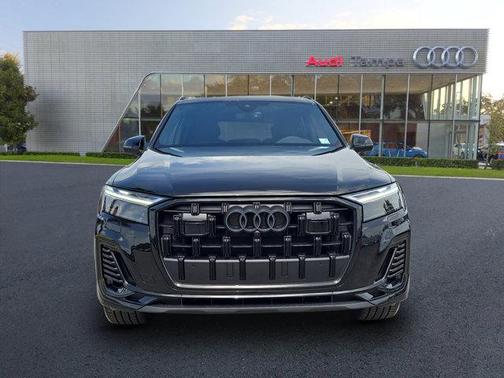 2025 Audi Q7 45 Premium Plus