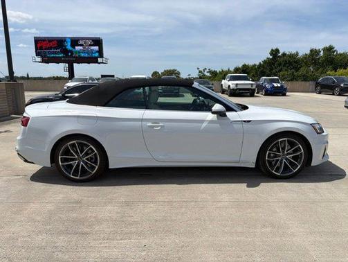 Glacier White Metallic/Black Roof 2024 Audi A5 45 S line Premium Plus