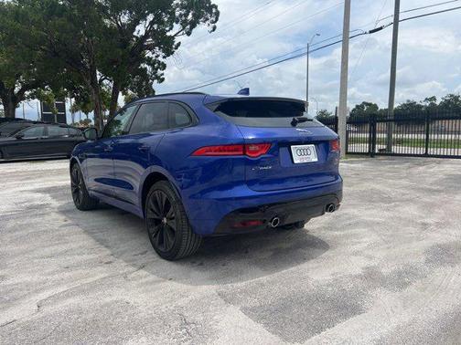 2018 Jaguar F-PACE S