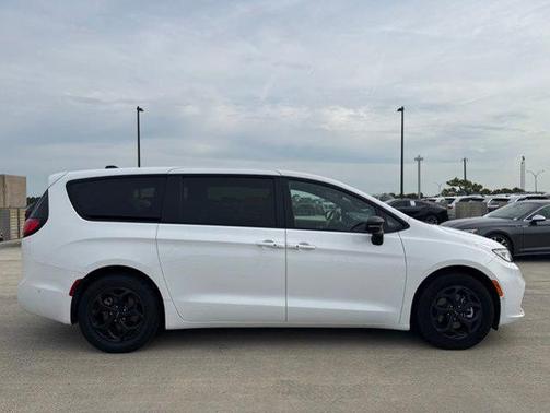 Bright White Clearcoat 2024 Chrysler Pacifica Hybrid S Appearance Pkg