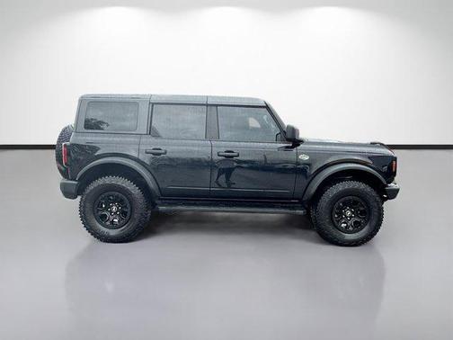 Shadow Black 2024 Ford Bronco Wildtrak