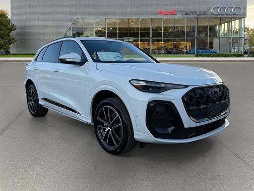 Glacier White Metallic 2026 Audi Q5 Premium Plus TFSI quattro S tronic