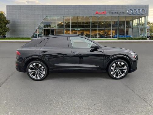 Mythos Black Metallic 2027 Audi Q8 55 Premium Plus