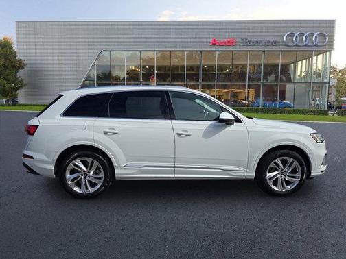 2024 Audi Q7 55 Premium Plus