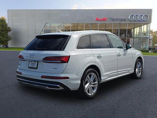 2024 Audi Q7 55 Premium Plus