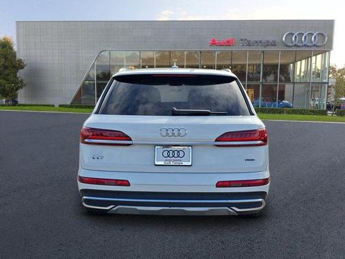 2024 Audi Q7 55 Premium Plus
