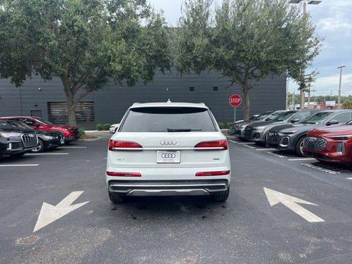 2024 Audi Q7 55 Premium Plus