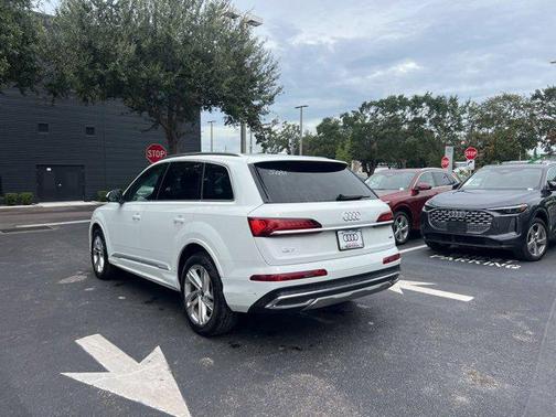 2024 Audi Q7 55 Premium Plus