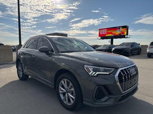 2024 Audi Q3 Premium 45 TFSI S line quattro Tiptronic