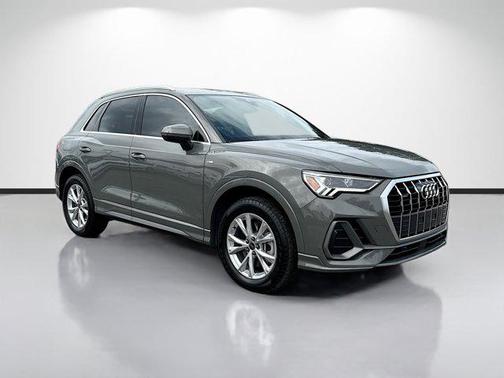 2024 Audi Q3 Premium 45 TFSI S line quattro Tiptronic