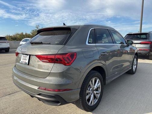 2024 Audi Q3 Premium 45 TFSI S line quattro Tiptronic