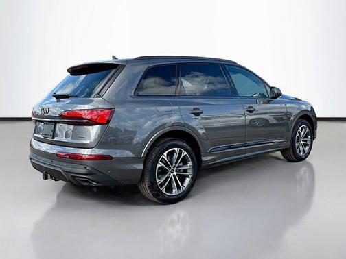 2026 Audi Q7 45 Premium