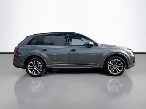 2026 Audi Q7 45 Premium