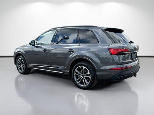 2026 Audi Q7 45 Premium