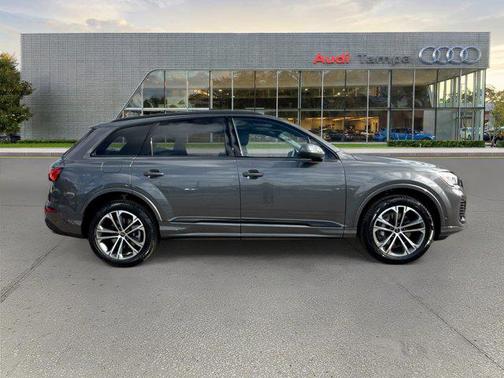 2026 Audi Q7 45 Premium