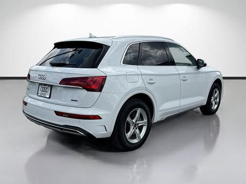 Arkona White 2024 Audi Q5 40 Premium