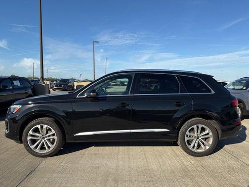 2025 Audi Q7 55 Premium Plus