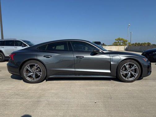 2023 Audi e-tron GT Premium Plus quattro