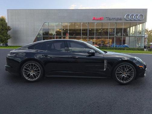 2023 Porsche Panamera 4