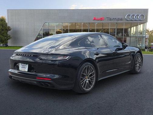 2023 Porsche Panamera 4