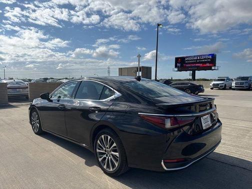 Obsidian 2021 Lexus ES 250 Base