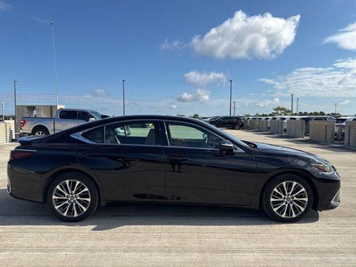 Obsidian 2021 Lexus ES 250 Base