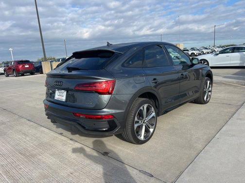 2022 Audi Q5 45 S line Premium Plus