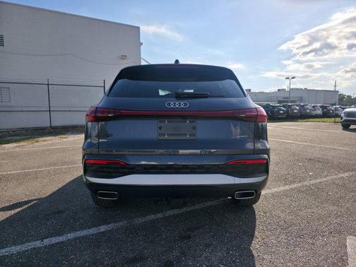 2025 Audi Q5 Premium TFSI quattro S tronic