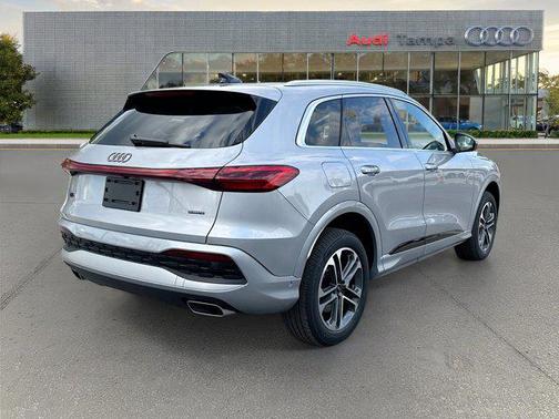 2026 Audi Q5 Premium TFSI quattro S tronic