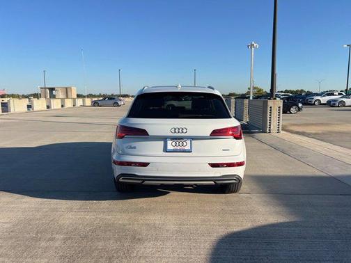 2023 Audi Q5 40 Premium