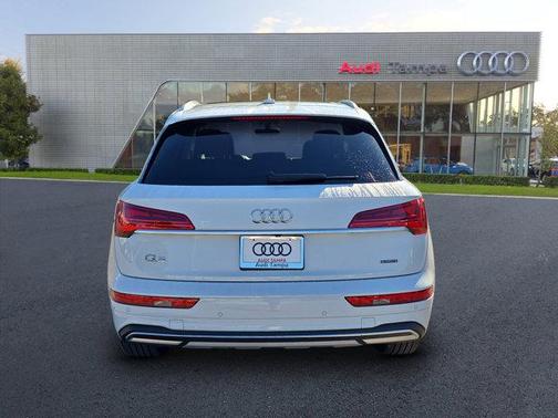 2023 Audi Q5 40 Premium