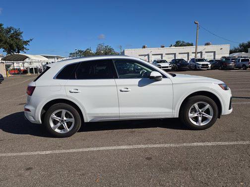 2023 Audi Q5 40 Premium