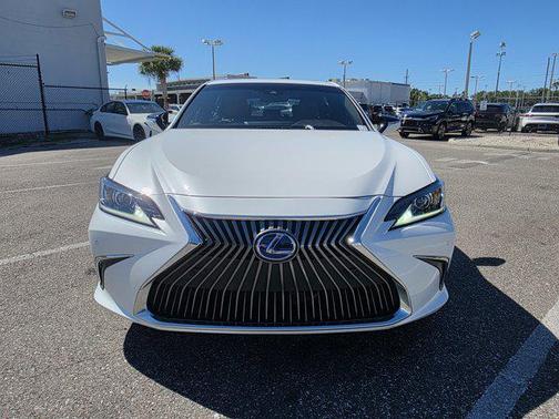 2021 Lexus ES 300h Base