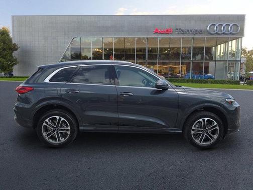 2025 Audi Q5 Premium