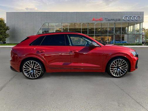 Chili Red Metallic 2026 Audi SQ8 4.0T Prestige