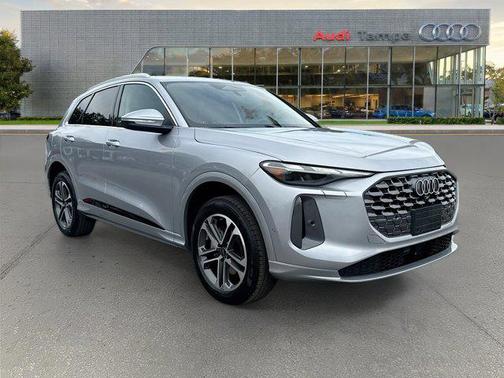 Florett Silver Metallic 2026 Audi Q5 Premium TFSI quattro S tronic