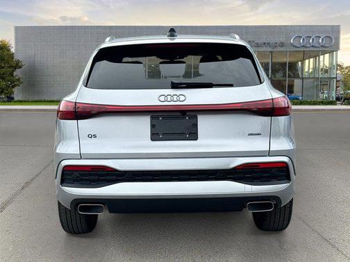 Florett Silver Metallic 2026 Audi Q5 Premium TFSI quattro S tronic